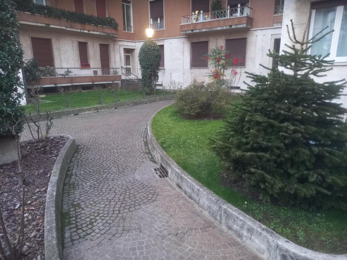 Apartamento Bilocale 7 Piano Balcone Vista Skyline Milán Exterior foto