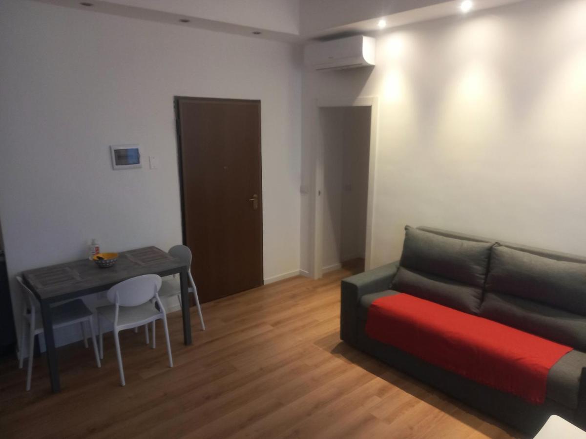 Apartamento Bilocale 7 Piano Balcone Vista Skyline Milán Exterior foto